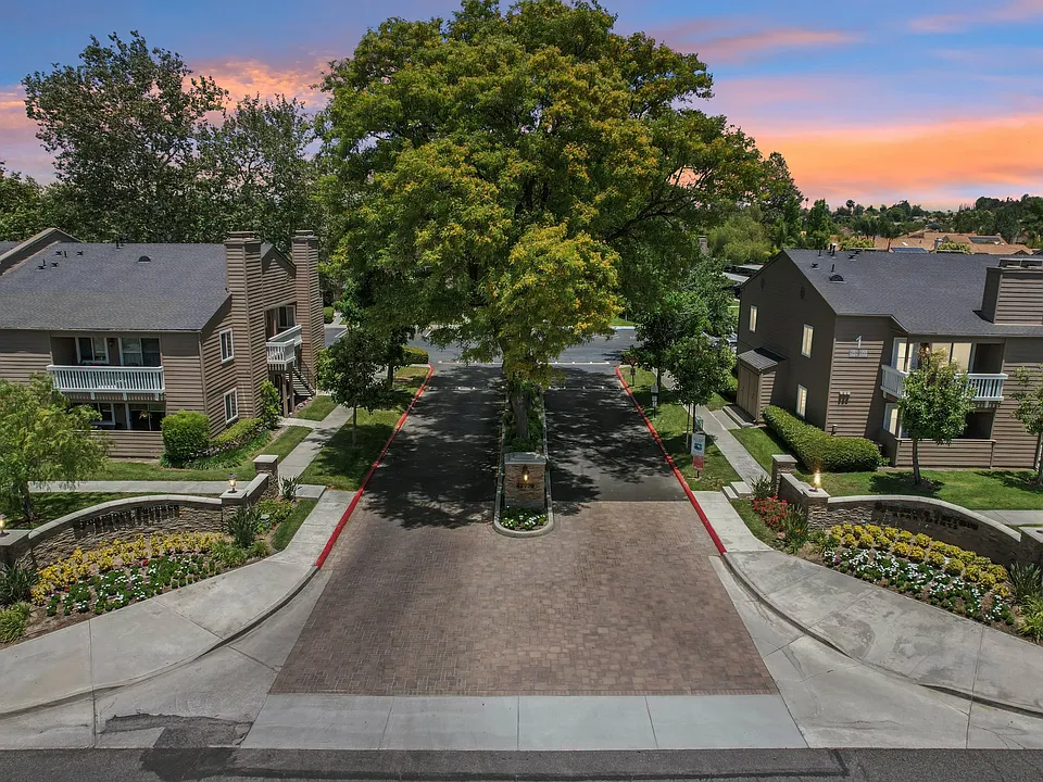 Sycamore Terrace Apartments