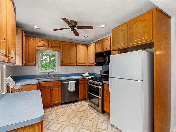 5th image of 287 Haverhill St