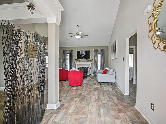 3rd image of 5140 Savannah Ln