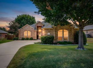10521 N Haven Dr, Benbrook, TX 76126