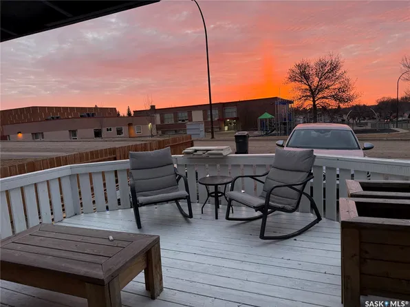 801 Lorne Street W, Swift Current, SK S9H 0J8
