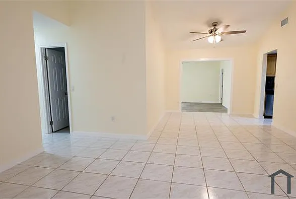 11500 NW 35th Pl — Photo 13