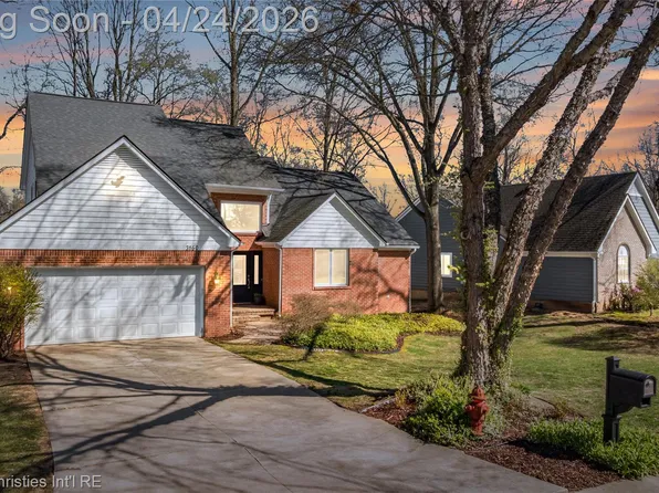 3160 W Ridge Ct, Commerce Township, MI 48390