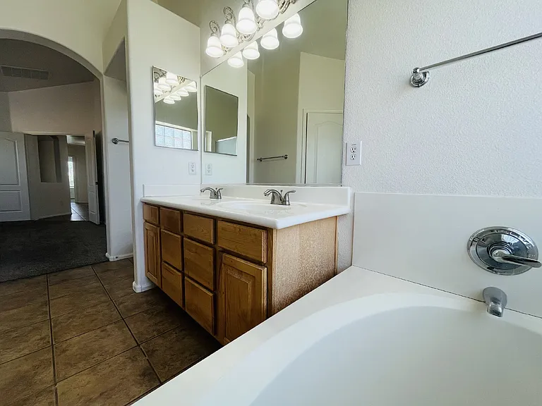8202 S 47th Ave — Photo 19
