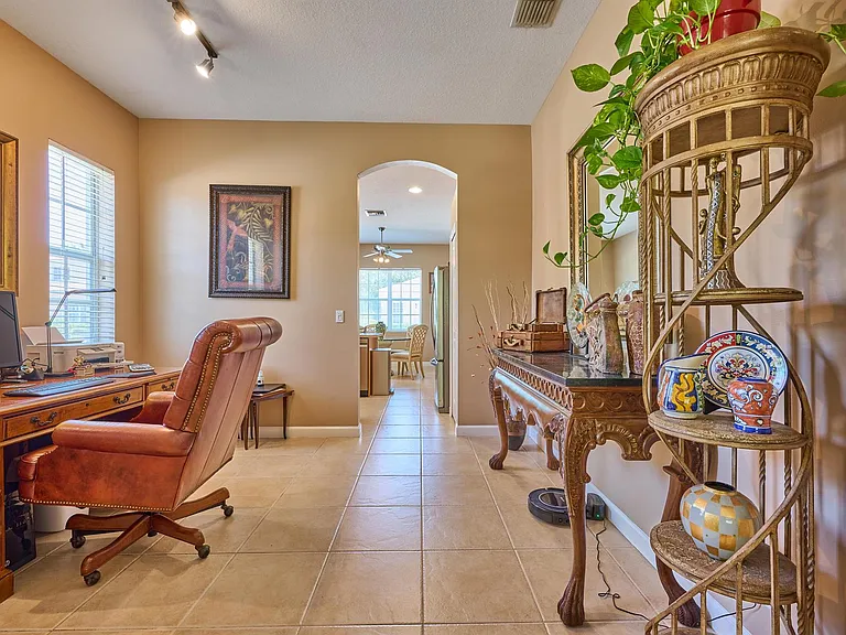 530 Commons Dr — Photo 17