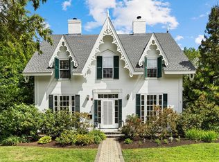 4 Linden St, Wenham, MA 01984