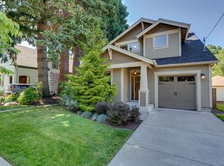 1045 NE Oneonta St, Portland, OR 97211