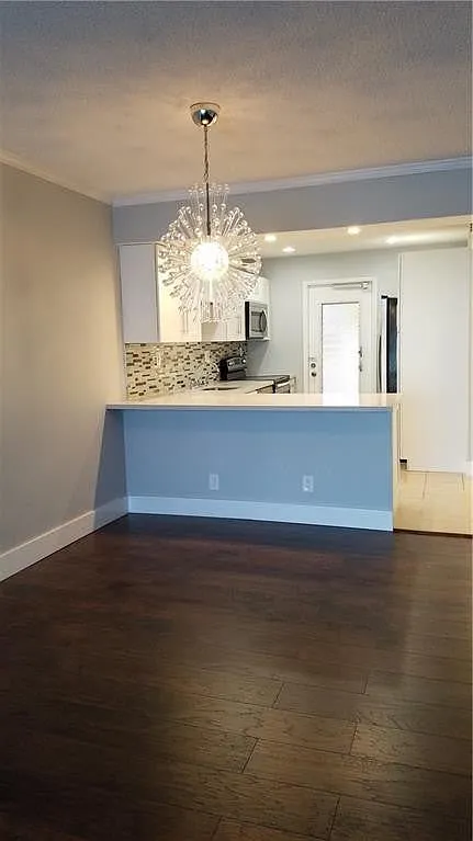 3 bed, 2.0 bath, $2,500 — Photo 4