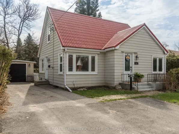 177 Duckworth St, Barrie, ON L4M 3W6