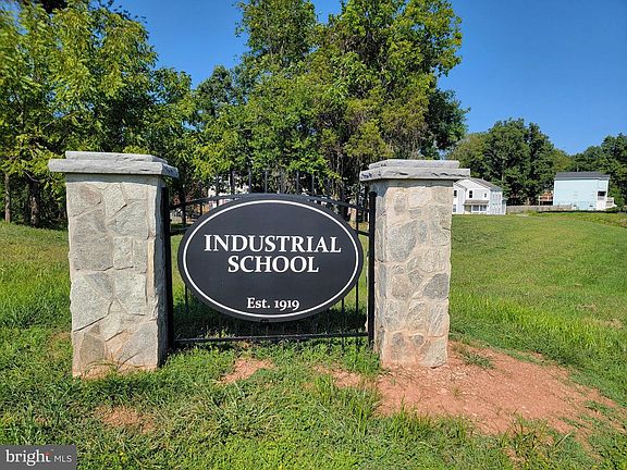 4th image of 9657 Old Wellington Rd