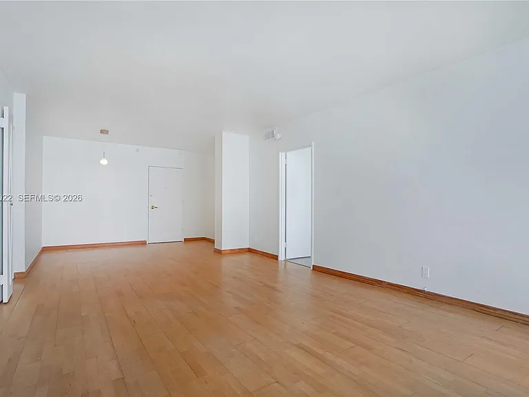 5700 Collins Ave #10C — Photo 7
