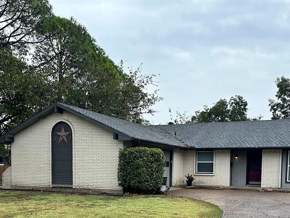 1st image of 1002 Westbrook Dr
