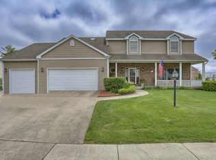 1520 Yorkshire Dr, Champaign, IL 61822