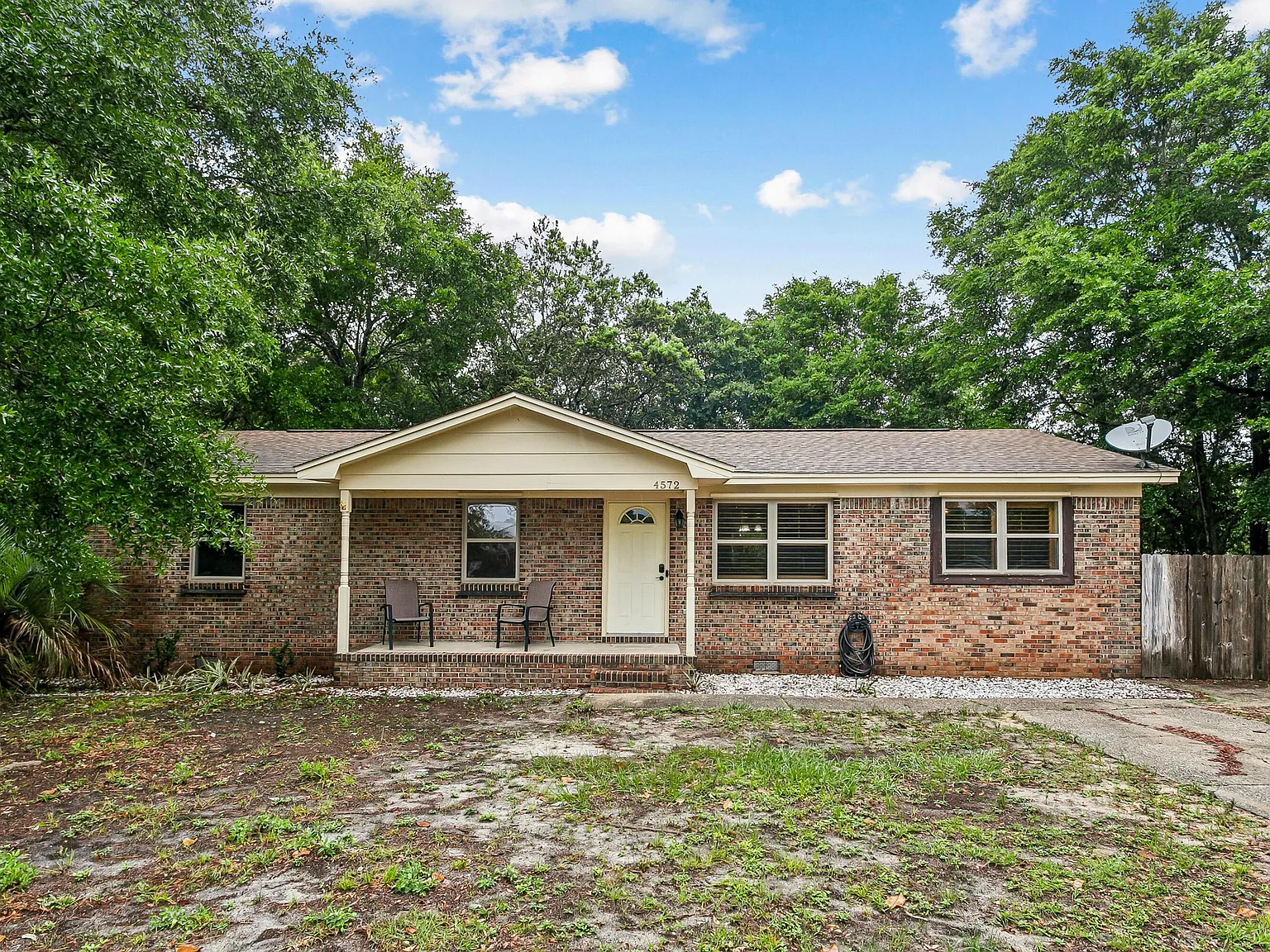 3 bed, 2.0 bath, 1325 sqft, $1,900 — Photo 1