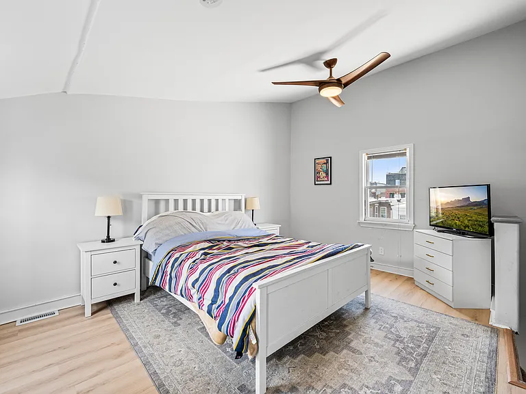 1334 E Hewson St — Photo 13