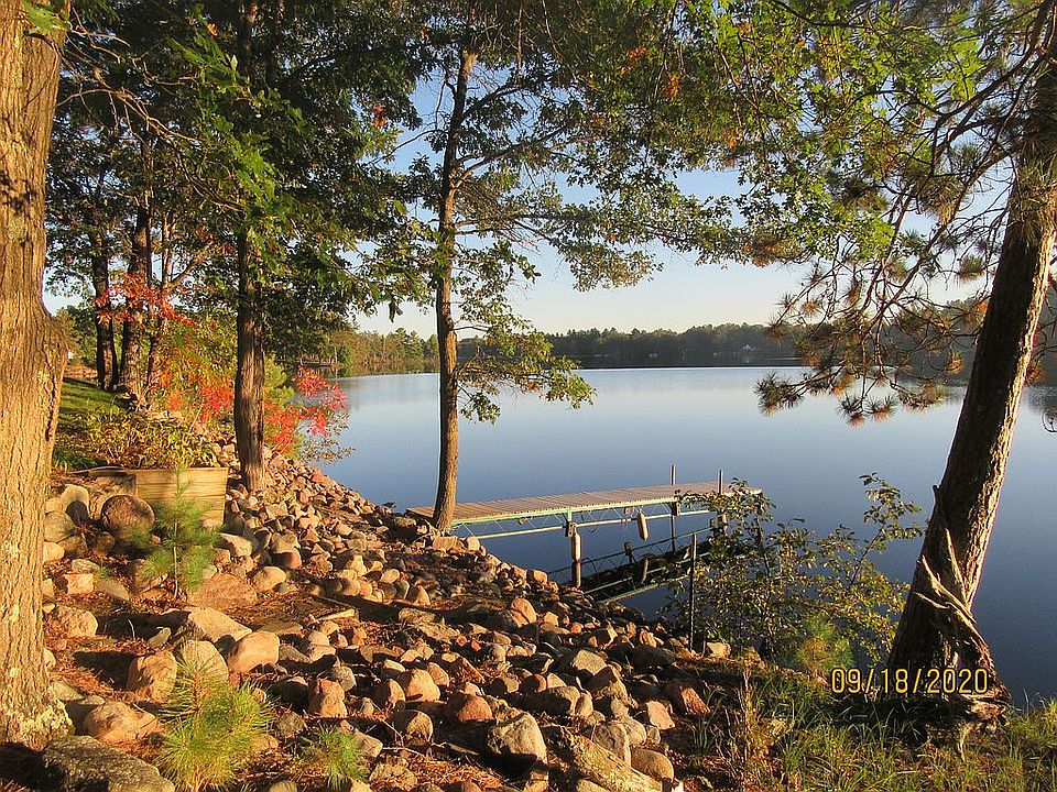PRETTIEST lot on the Lake!!