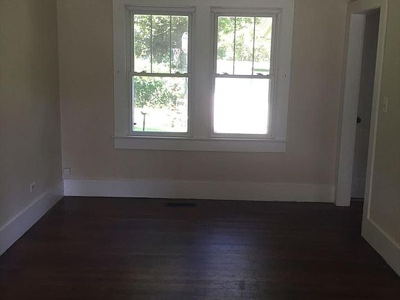 3rd image of 14 Old Park Rd #14