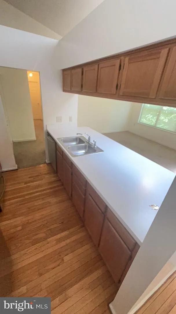 2 bed, 2.0 bath, 864 sqft, $1,900 — Photo 4