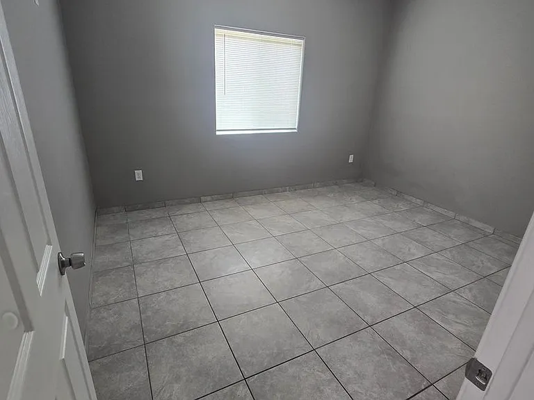 1013 E 36th St #2 — Photo 20