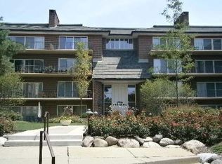 5 Oak Brook Club Dr APT N101, Oak Brook, IL 60523