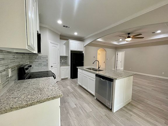 5th image of 3542 Pradice St