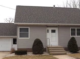 109 3rd St SE, Fort Atkinson, IA 52144