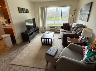 1204 Memorial Dr APT 7, South Milwaukee, WI 53172
