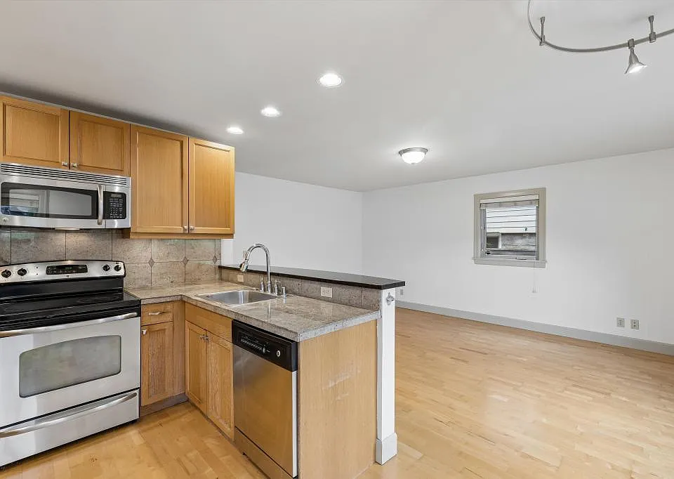 Kitchen to living room