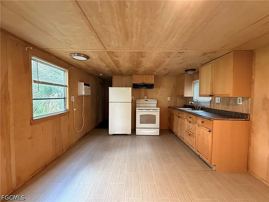 2 bed, 1.0 bath, 490 sqft, $850 — Photo 2
