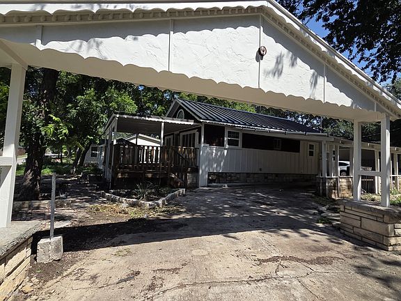 2nd image of 300 Kegley St