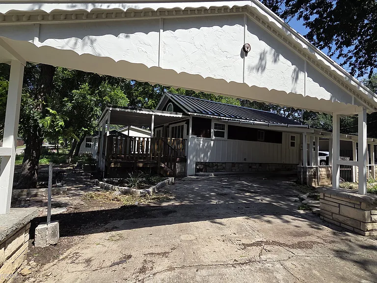 300 Kegley St — Photo 2