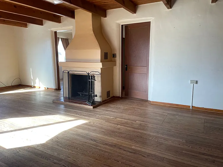 2210 W Alameda St — Photo 1