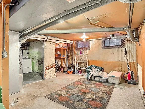 25 E 3rd Ave — Photo 7