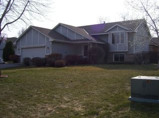 8921 Pineview Ln N, Maple Grove, MN 55369