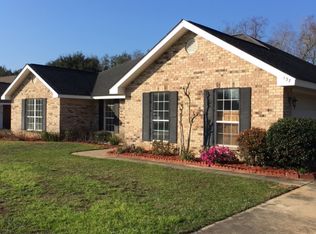 137 D'estrehan Rd, Fairhope, AL 36532