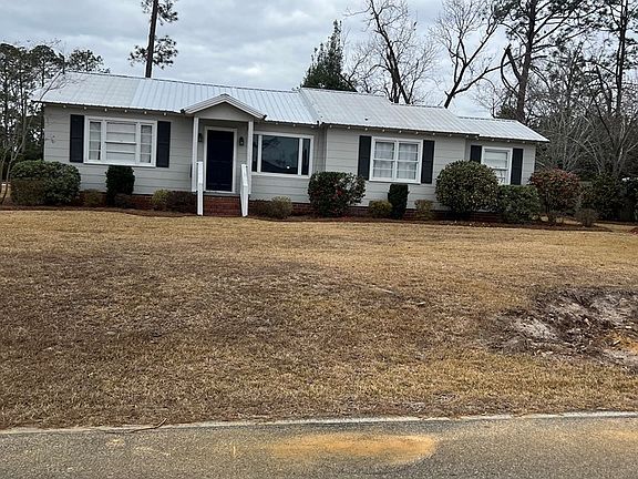 2nd image of 401 Letitia Ave N