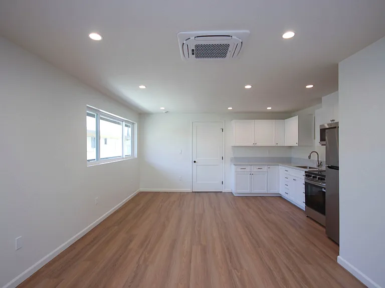 1170 Huntington Dr #C2 — Photo 6