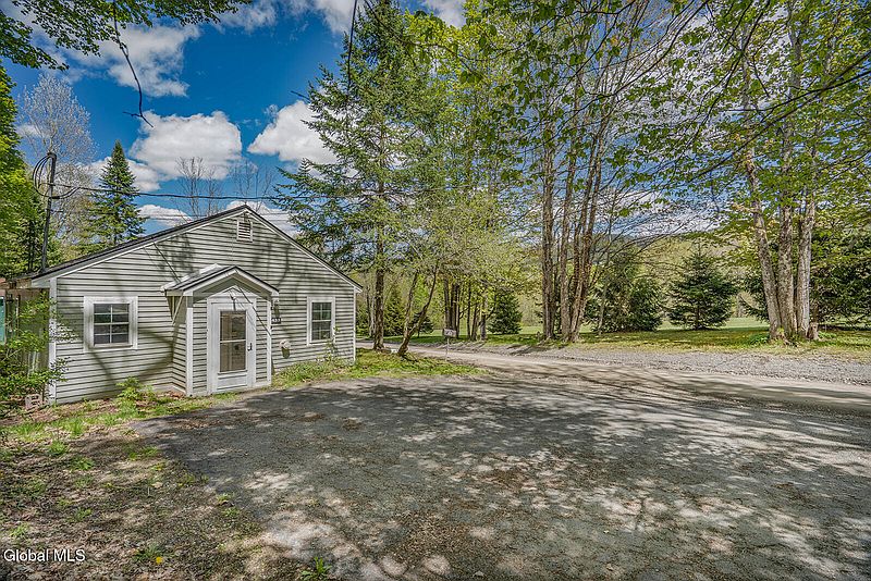 4th image of 433 Blind Buck Road