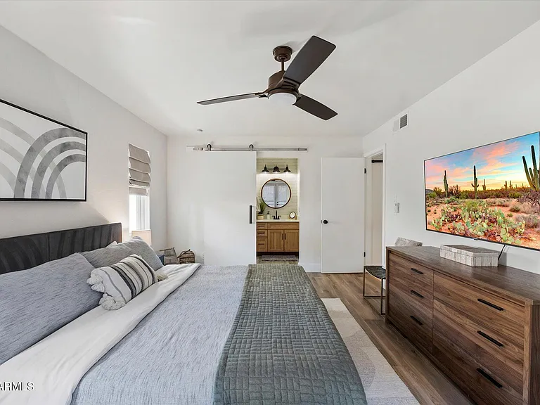 1820 E Morten Ave #117 — Photo 19