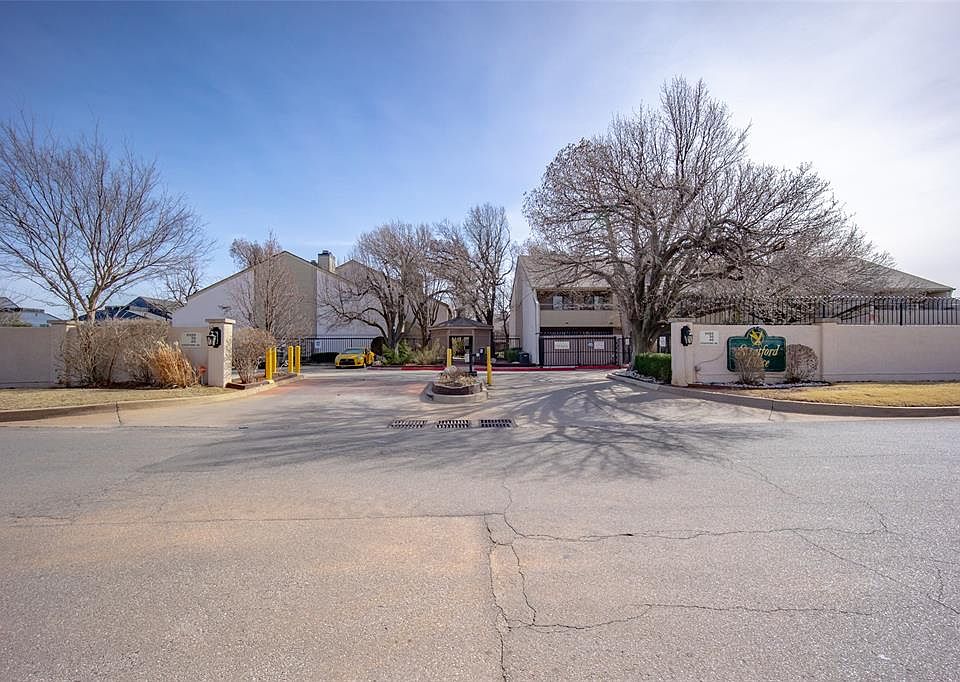 1st image of 11120 Stratford Dr APT 214