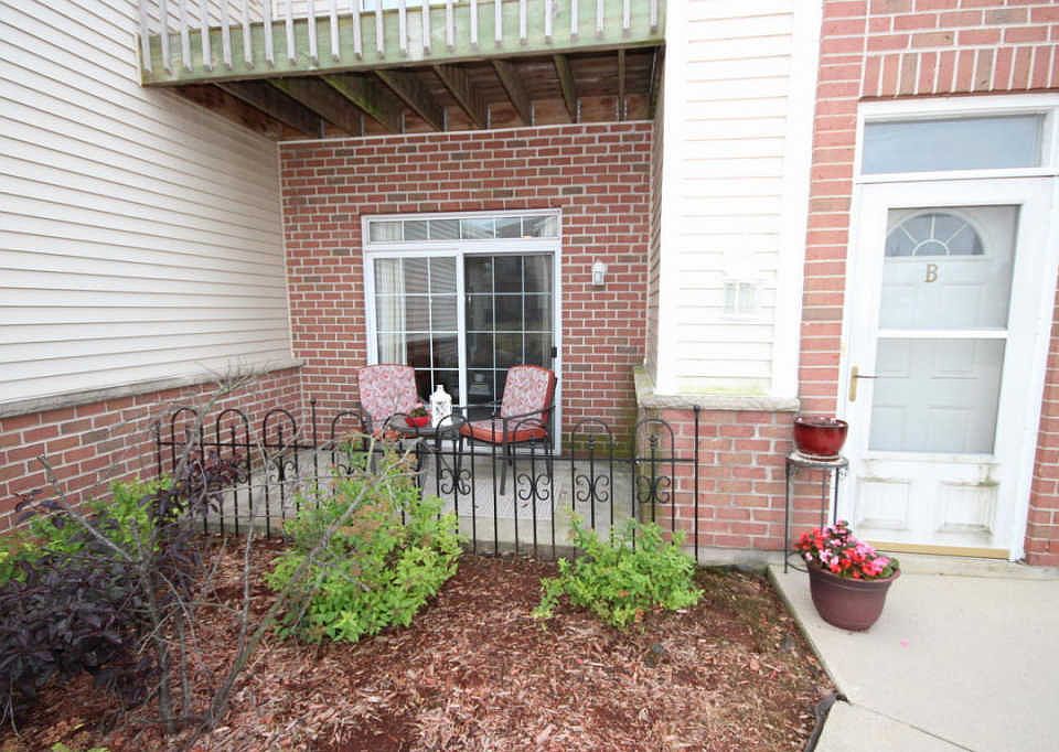 1st image of 1301 College Ave Unit 2B