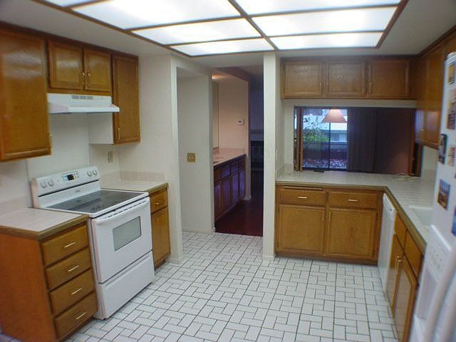2nd image of 868 Wabash Ct