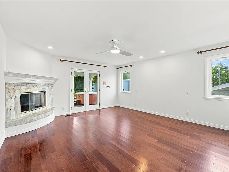 1220 Ocean Dr — Photo 18
