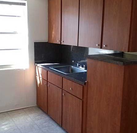 4th image of 27 Sidonia Ave APT 3