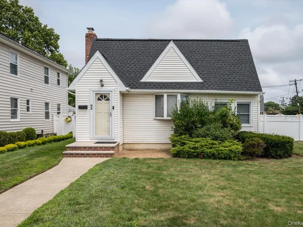 23 Rosebud Avenue, Merrick, NY 11566