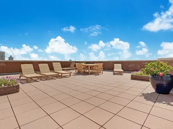 330 East 75th Street image 8 of 10