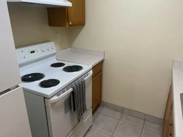 N84W15415 Menomonee Ave APT 2, Menomonee Falls, WI 53051
