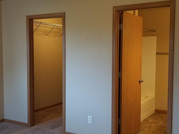 3rd image of 221 E River Dr