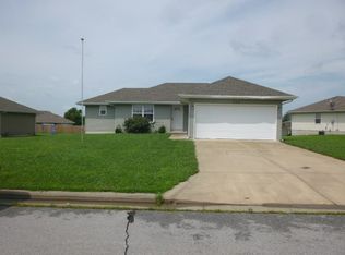 205 N Christopher Ln, Clever, MO 65631