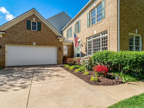 3rd image of 5231 Winter View Dr